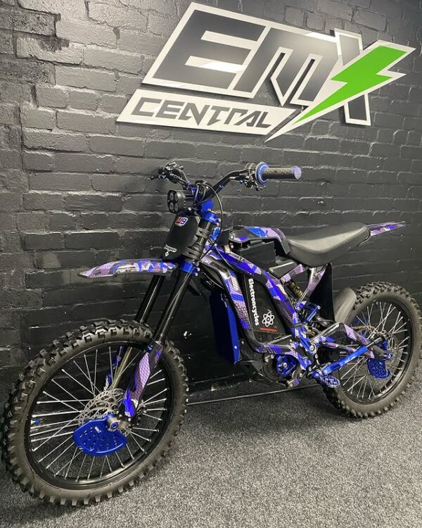 This blue 2022 surron light bee x for sale0 is up for sale and it’s built for both thrill-seekers and urban explorers everywhere