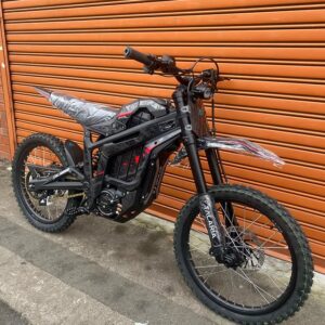 The Black Talaria Sting R Pro MX5 72V 2024 for Sale is the perfect choice for riders who demand top-tier performance, a stealthy aesthetic