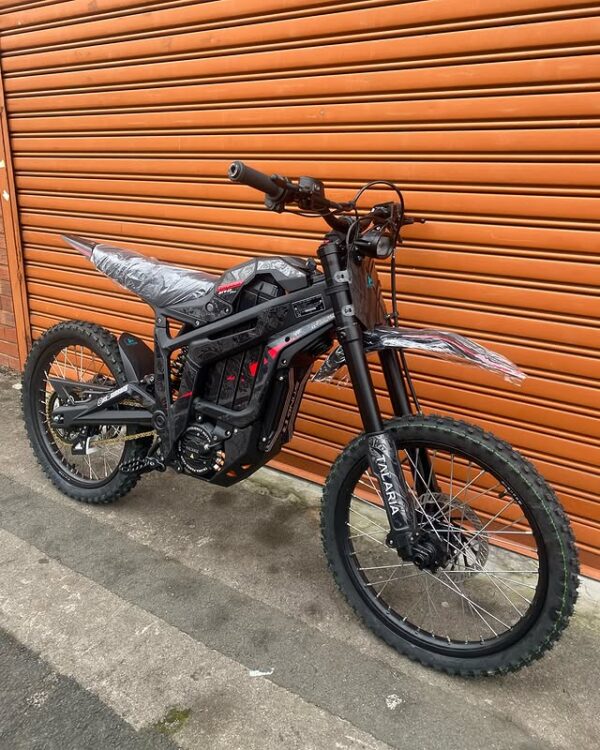 The Black Talaria Sting R Pro MX5 72V 2024 for Sale is the perfect choice for riders who demand top-tier performance, a stealthy aesthetic